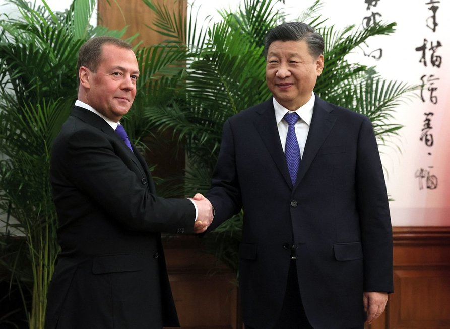 Dmitrijus Medvedevas, Xi Jinpingas (nuotr. SCANPIX)