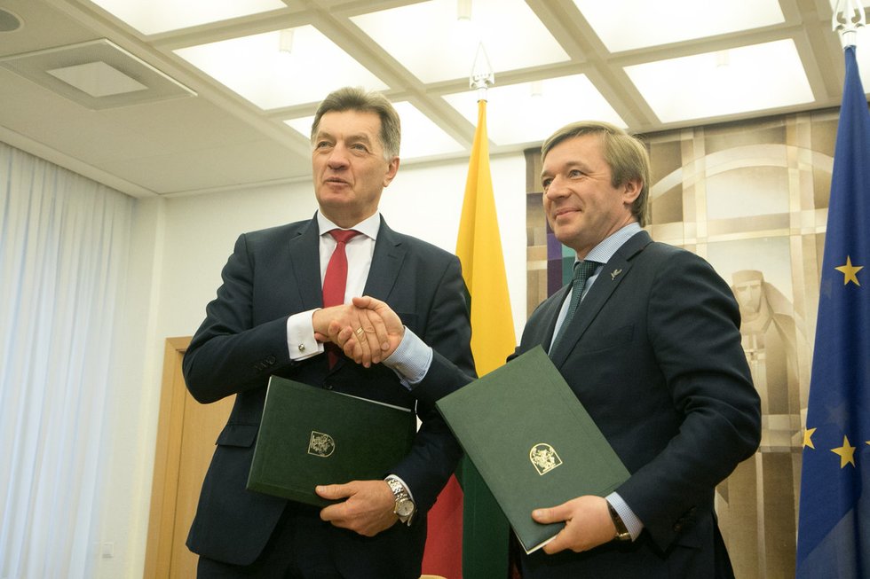 Koalicijos sutarties pasirašymas (nuotr. Tv3.lt/Ruslano Kondratjevo)