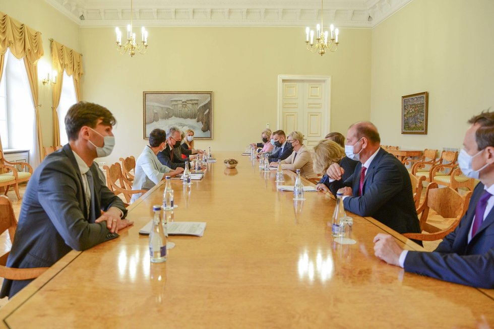 Prezidentas susitinka su parlamentinių partijų lyderiais ir Ministre Pirmininke Ingrida Šimonyte