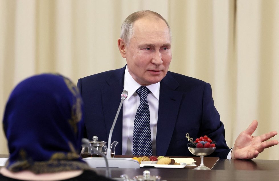 Putinas žuvusio ruso motinai: „Visi esame mirtingi“ (nuotr. SCANPIX)