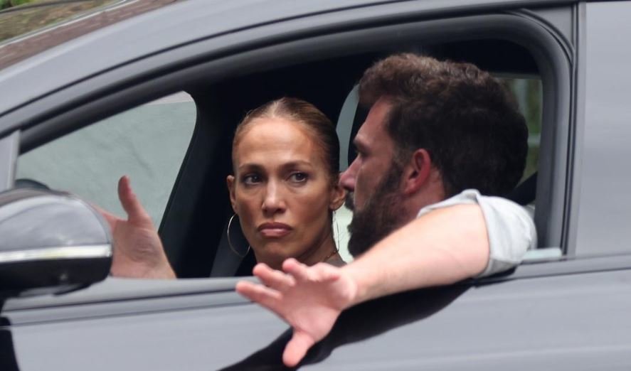 Jennifer Lopez ir Beno Afflecko nuotrauka užminė mįslę: gerbėjai sunerimę (nuotr. facebook.com)
