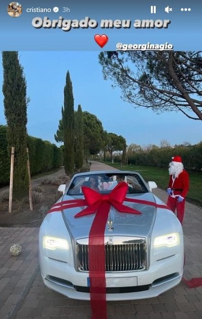 Kalėdinė dovana Cristianui Ronaldo nuo mylimosios (nuotr. Instagram)