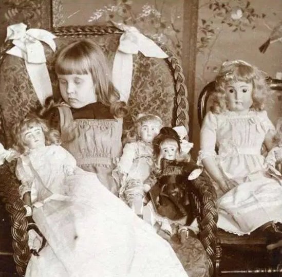 XIX a. mirusių vaikų nuotraukos