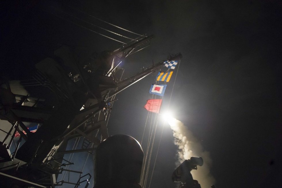 JAV bombardavo Sirijos pajėgas (nuotr. SCANPIX)