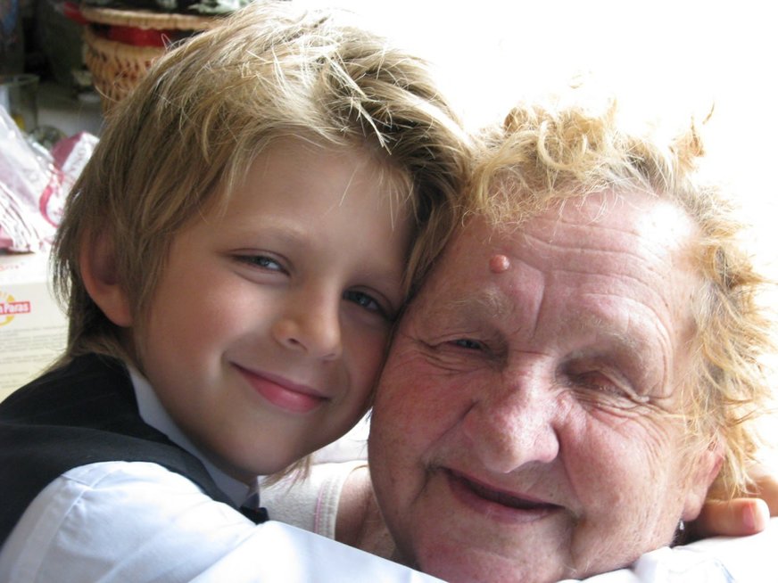 Editos sūnus su močiute (nuotr. asm. archyvo)