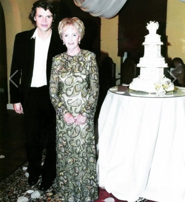 Juozas Statkevičius kūrė įvaizdžius Almai Adamkienei (nuotr. asm. archyvo) Juozas Statkevičius kūrė įvaizdžius Almai Adamkienei (nuotr. asm. archyvo)