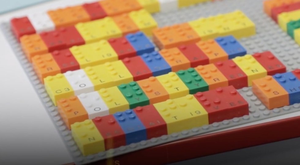 Kompanijos „Lego“ kaladėlės padės mokytis Brailio rašto. Kompanijos „Lego“ nuotr.