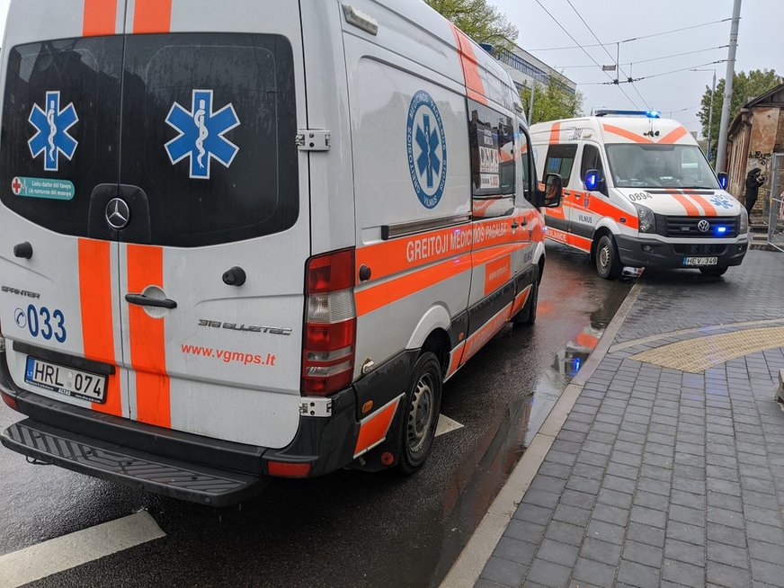 Vilniuje nuo pastolių nukrito darbininkas (nuotr. Bronius Jablonskas/TV3)