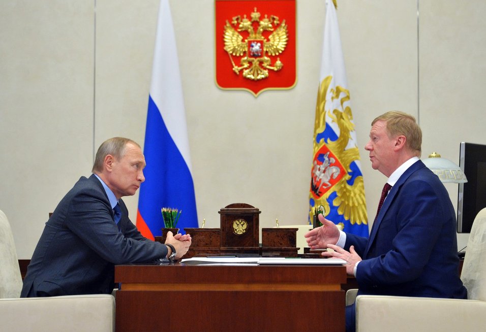Anatolijus Čubaisas ir Vladimiras Putinas (nuotr. SCANPIX)