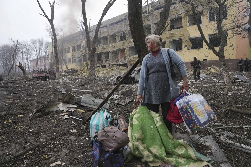 Subombarduoti Mariupolio gimdymo namai