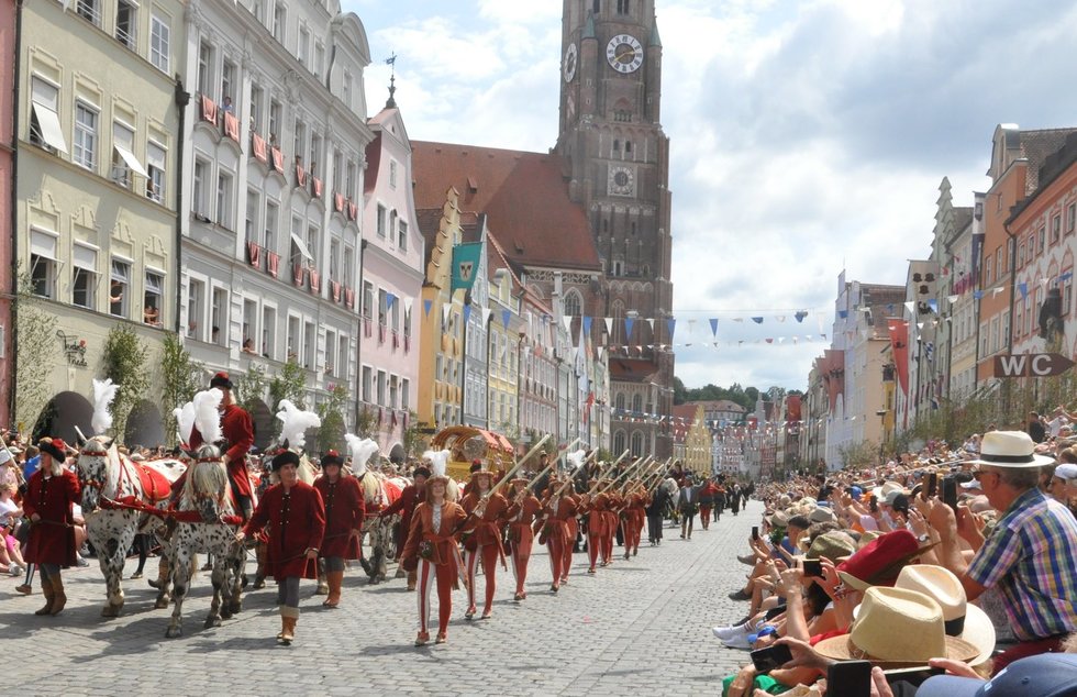 Landshuto vestuvės – Bavarijoje rengiama jau tradicija tapusi šventė (Valdovų rūmų muziejaus nuotr.)