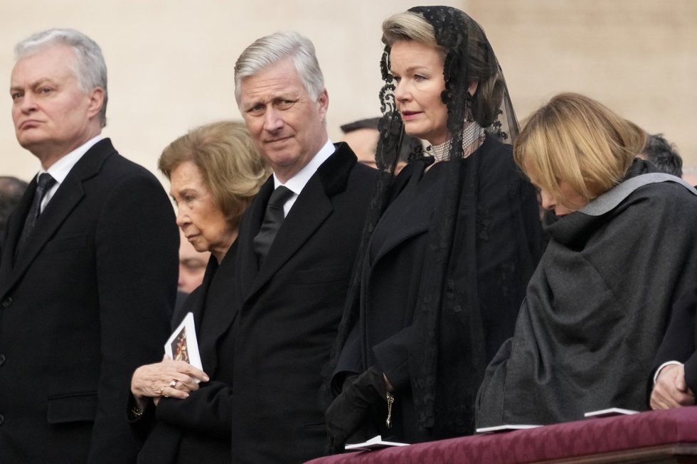 Lietuvos prezidentas Gitanas Nausėda, Belgijos karalius Philippe'as ir karalienė Mathilde (nuotr. SCANPIX)