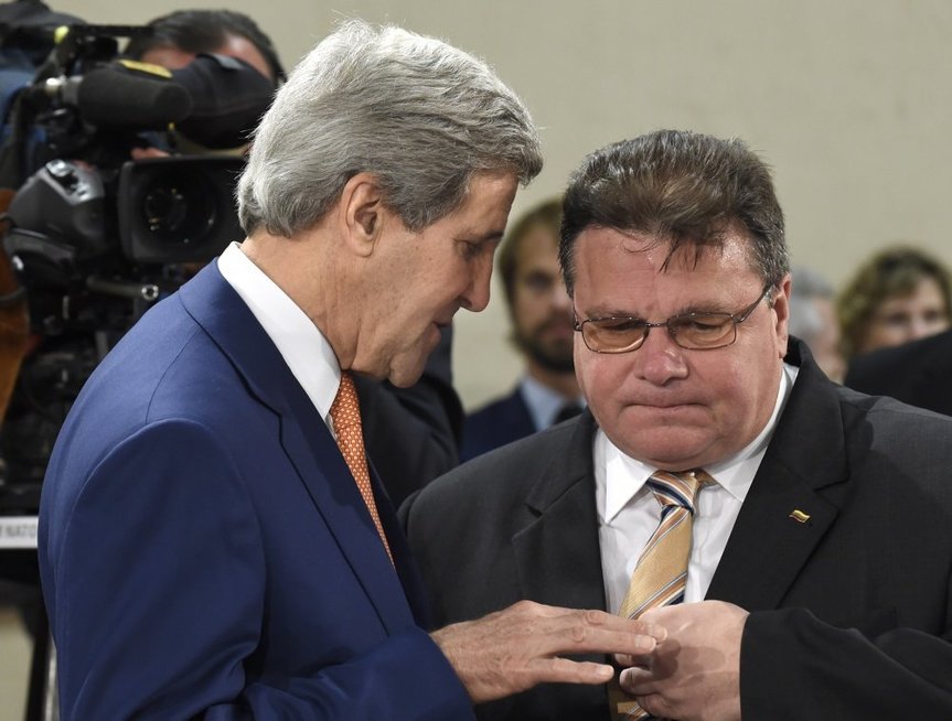 JAV užsienio politikos vadas J. Kerry ir jo kolega Linas Linkevičius (nuotr. SCANPIX)
