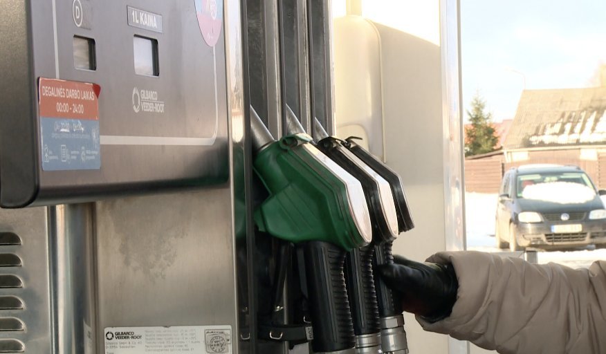 Lietuvoje benzino ir dyzelino kainos kyla nesustodamos – kai kur perkopė ir 1,5 euro už litrą