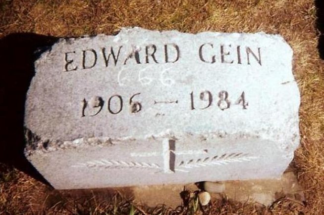 Edwardo Geino kapas. Antkapis ilgainiui buvo sudaužytas, dalį teko slėpti policijai (nuotr. YouTube)