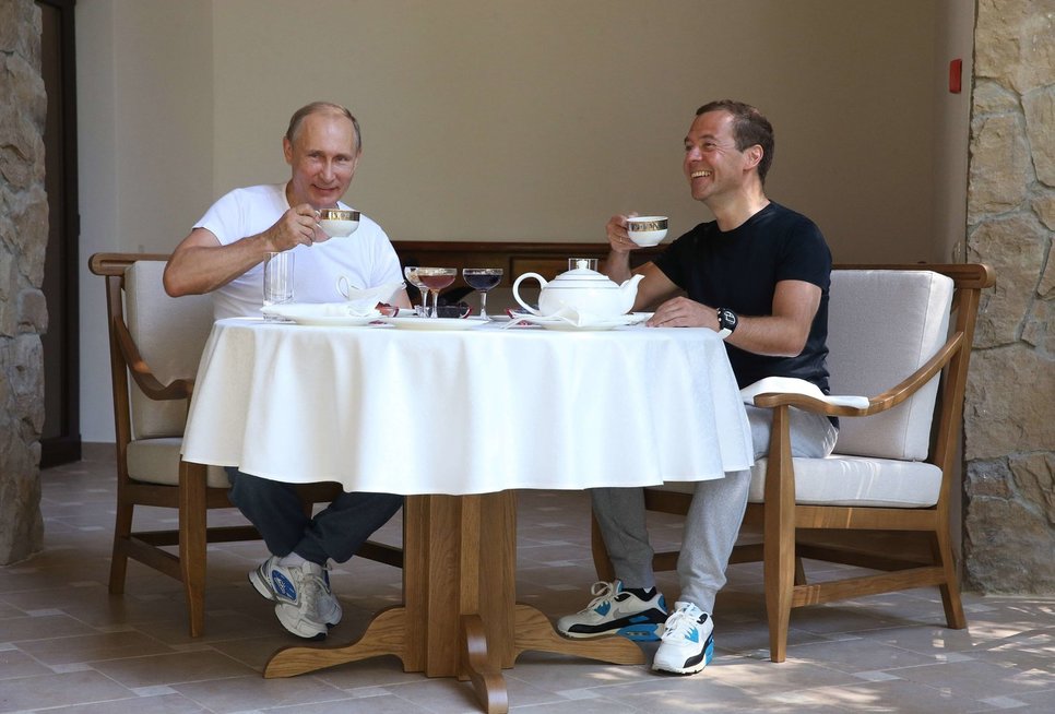 Putinas geria arbatą (nuotr. 123rf.com)