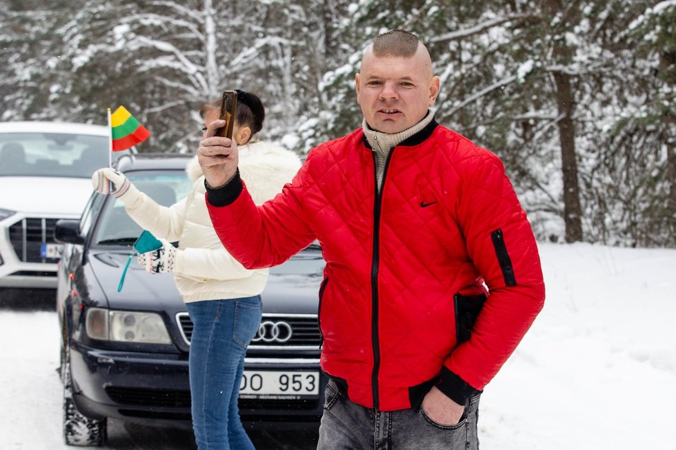 Gyvoji grandinė Kapčiamiestyje (Teodoras Biliūnas/ BNS nuotr.) Gyvoji grandinė Kapčiamiestyje (Teodoras Biliūnas/ BNS nuotr.)