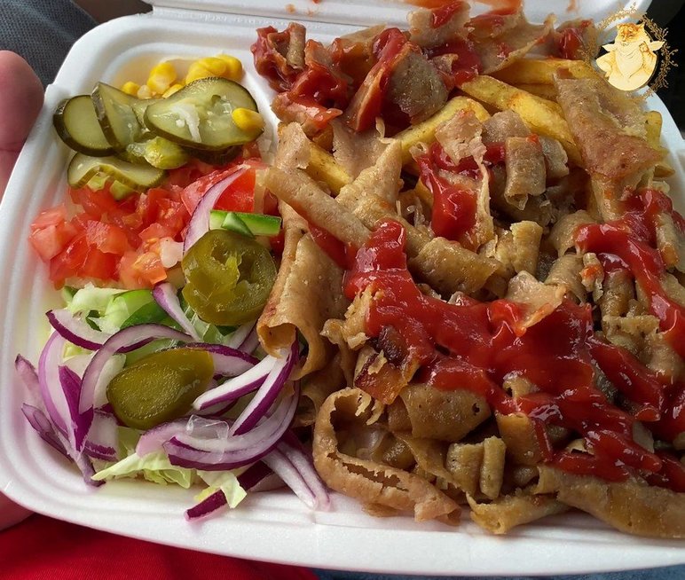 „Miste grill“ kebabas lėkštėje (nuotr. Riebaus Katino)