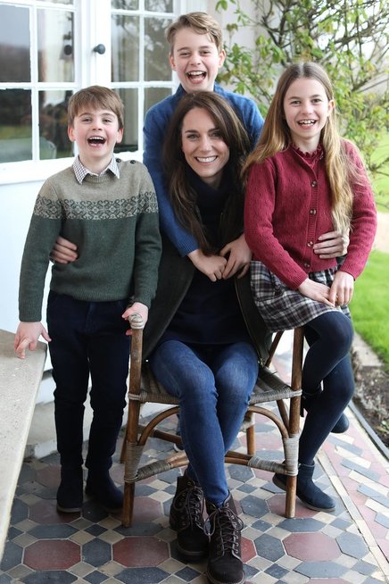 Kate Middleton su vaikais (nuotr. SCANPIX)