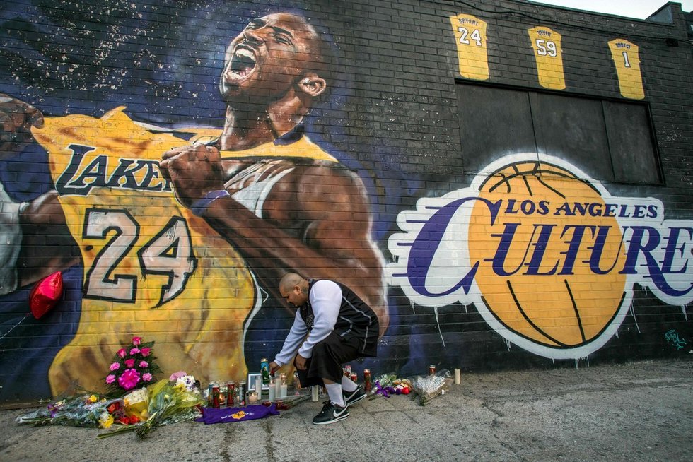 Pasaulis gedi tragiškai žuvusio Kobe Bryanto (nuotr. SCANPIX)