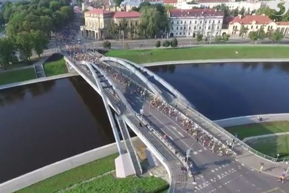 Vilniaus gatves šturmuoja bėgikai (nuotr. TV3)