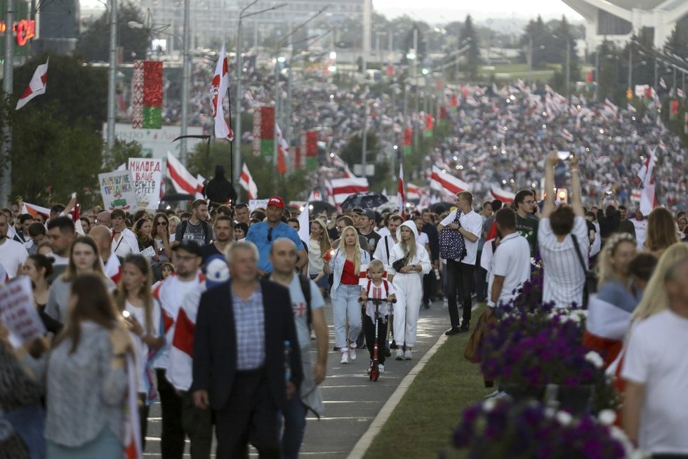 Masiniai protestai Baltarusijoje (08.30) (nuotr. SCANPIX)