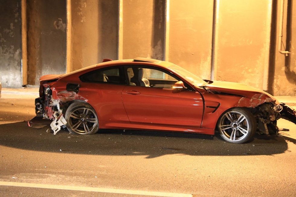 Avarija tunelyje: BMW trenkėsi į sieną nuotr. Broniaus Jablonsko