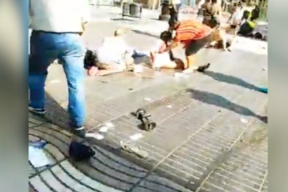 Baisus teroro išpuolis šį vakarą įvyko Katalonijos sostinėje Barselonoje (nuotr. TV3)