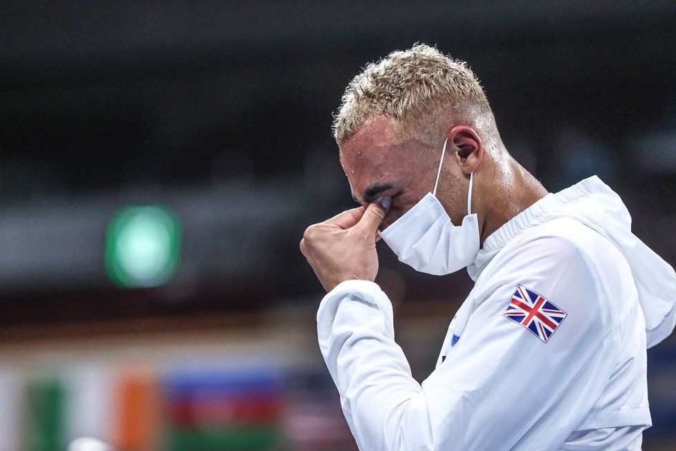 Britų boksininko akibrokštas – atsisakė užsikabinti sidabro medalį (nuotr. SCANPIX)