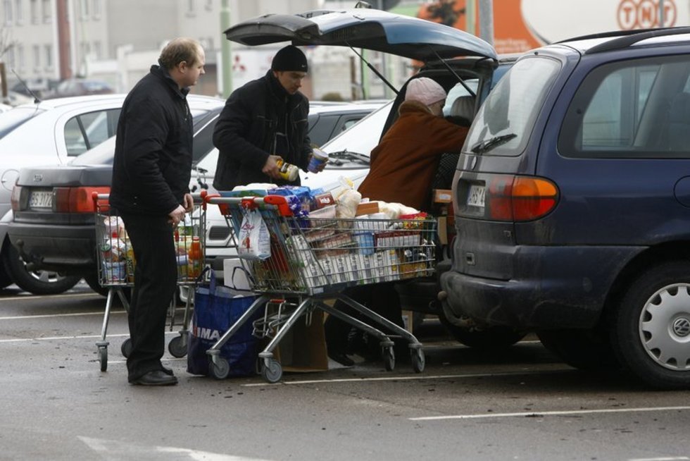Apsipirkinėjimas Lenkijoje (nuotr. Reuters/Scanpix)  
