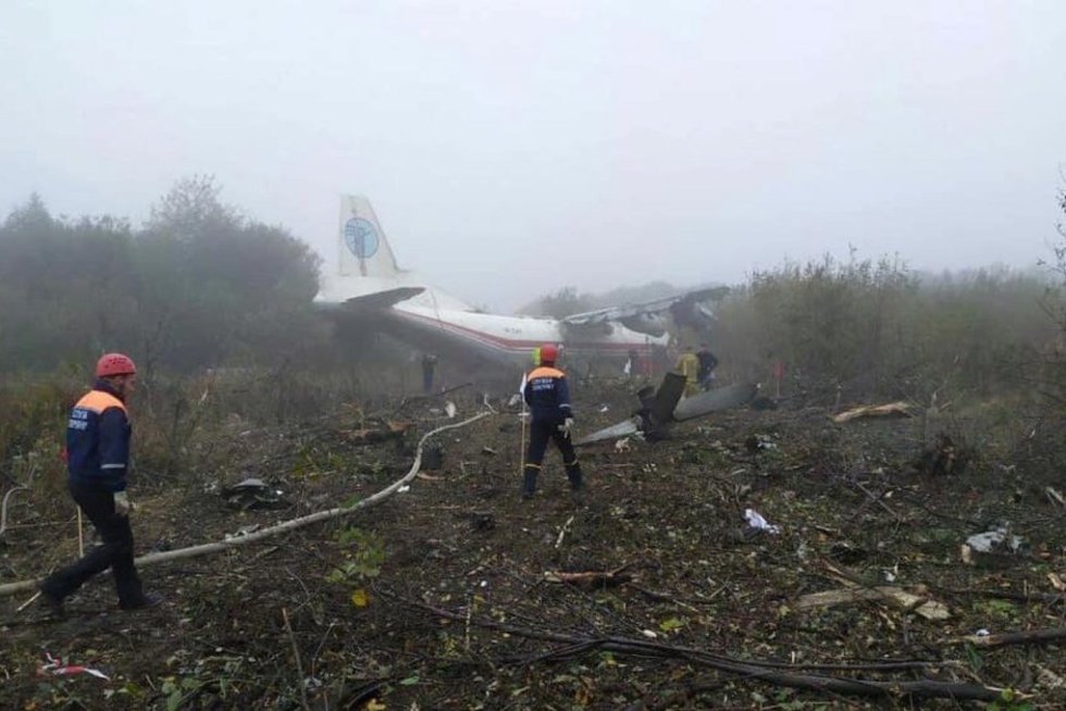 Ukrainoje sudužęs lėktuvas (nuotr. SCANPIX)