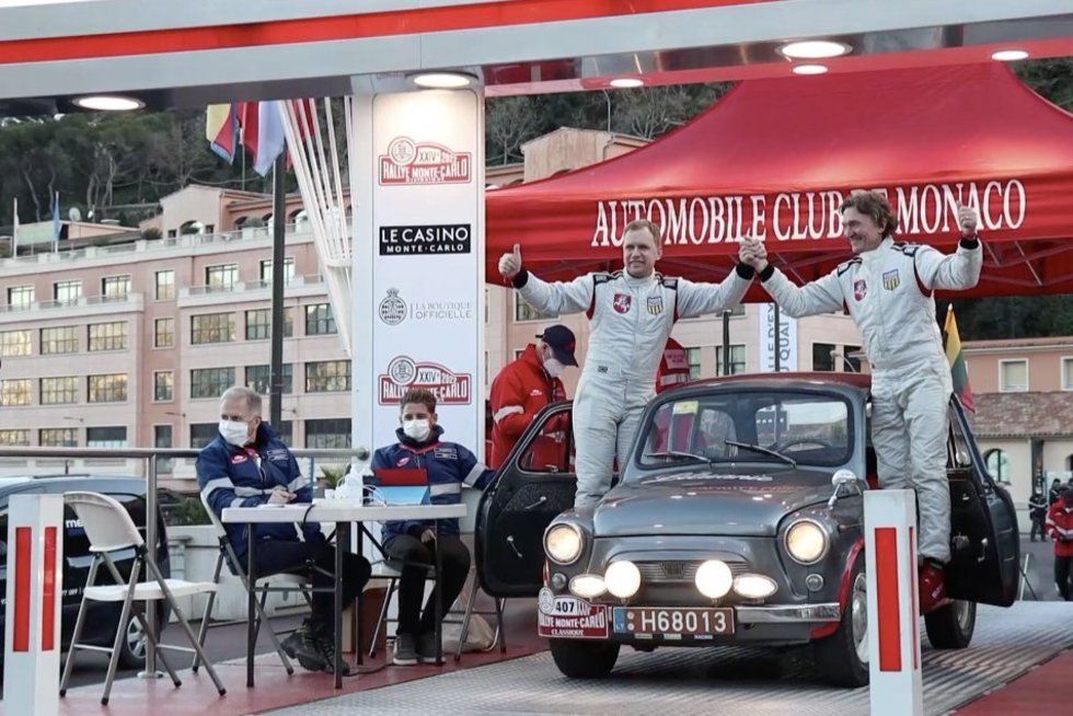 Monte Karlo ralio klasikinių automobilių grupėje pirmą kartą važiavo ir komanda iš Lietuvos (nuotr. stop kadras)