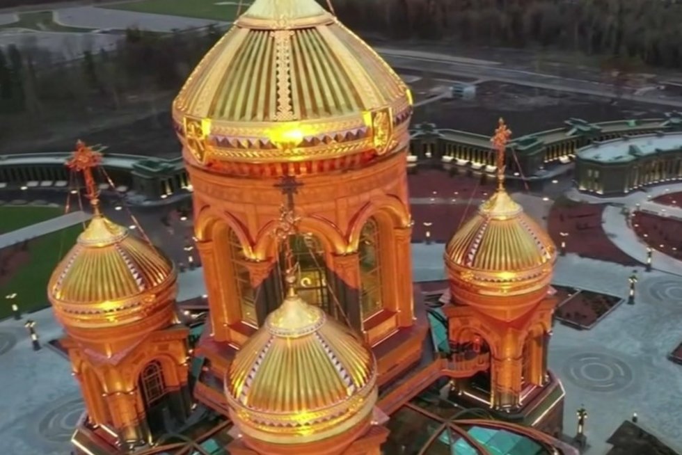 Maskvos pašonėje – pompastiška katedros atidarymo ceremonija  