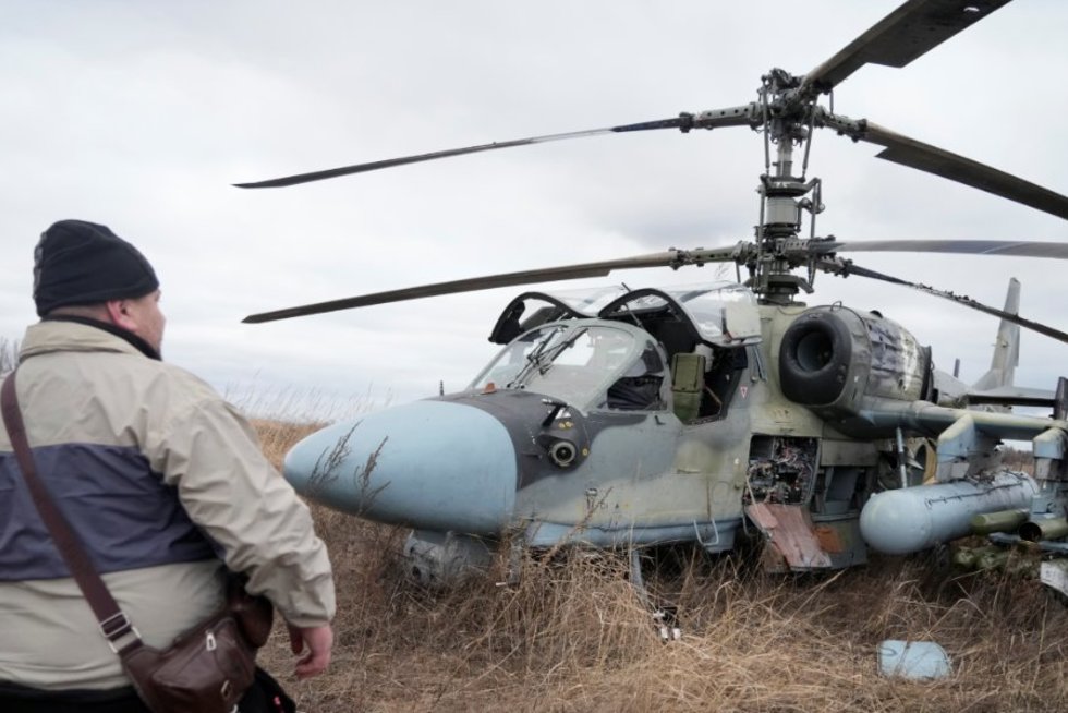 Ukraina skelbia numušusi 16 mln. dolerių vertės Rusijos sraigtasparnį KA-52 (nuotr. SCANPIX)